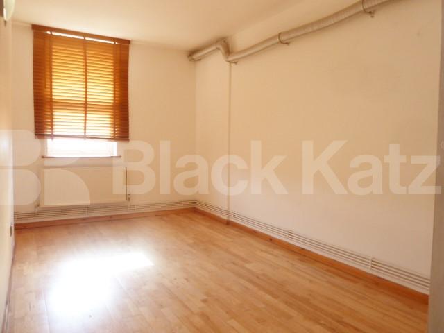 			NEW INSTRUCTION!, 2 Bedroom, 1 bath, 1 reception Flat			 Atrium Apartments, HAGGERSTON/HOXTON