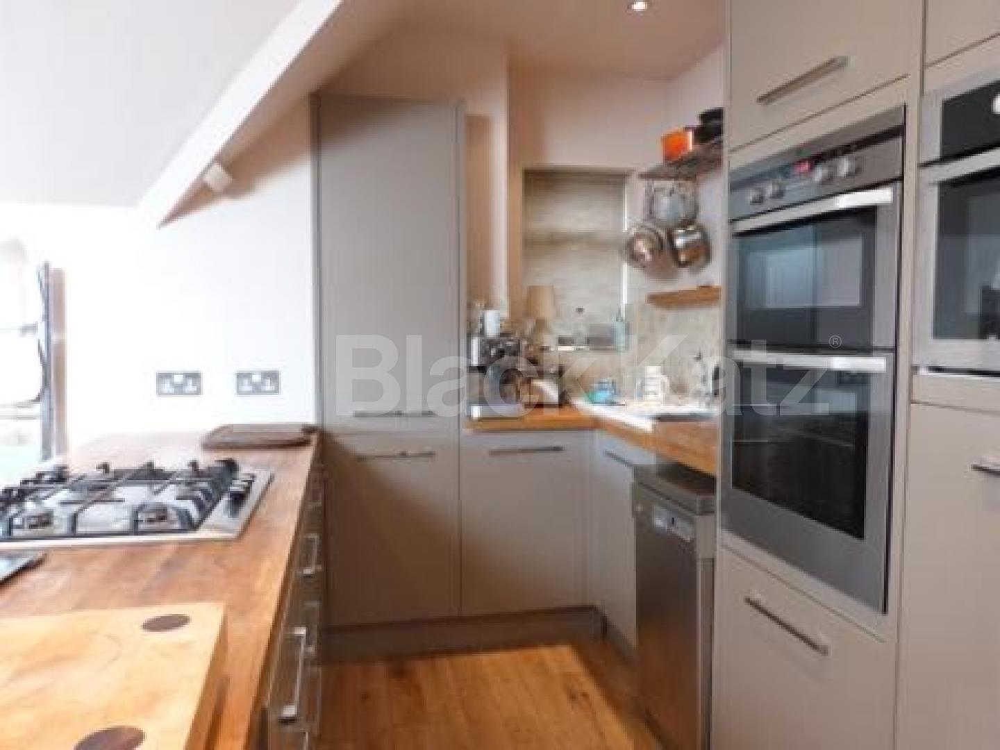 			Fantastic Property !, 1 Bedroom, 1 bath, 1 reception Flat			 Clifton Road, Crouch End