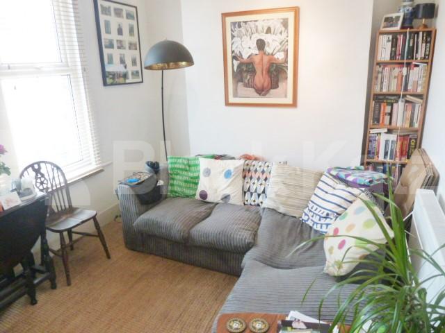 			FANTASTIC ONE BEDROOM FLAT IN A MANSION BLOCK, 1 Bedroom, 1 bath, 1 reception Flat			 TEMPLE DWELLINGS-TEMPLE STREET, BETHNAL GREEN-HACKNEY-LONDON FIELDS