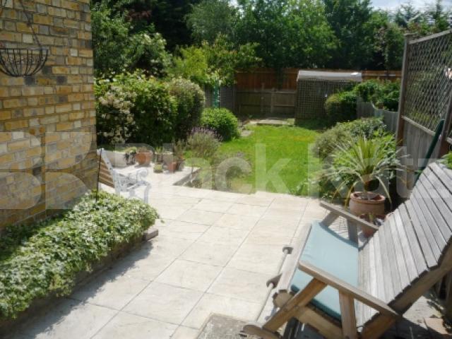 			4 Bedroom, 1 bath, 1 reception House			 Woodside  Road, WOOD GREEN