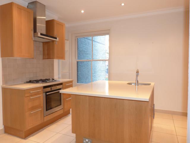 			2 Bedroom, 1 bath, 1 reception Flat			 Elgin Avenue, MAIDA VALE