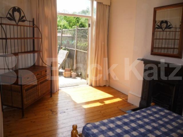 			4 Bedroom, 1 bath, 1 reception House			 Woodside  Road, WOOD GREEN