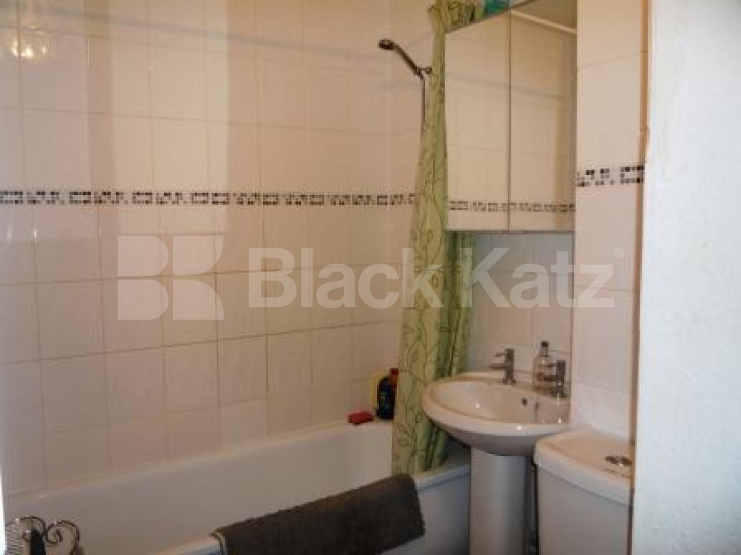 			LET!, 1 Bedroom, 1 bath, 1 reception Flat			 Northwood Road, HIGHGATE