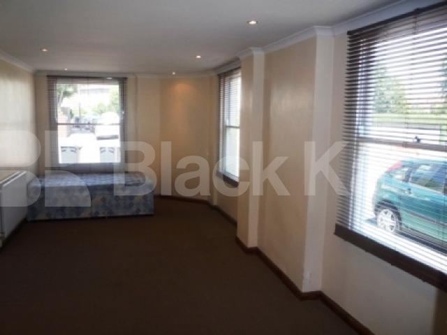 			LET!, 3 Bedroom, 1 bath, 1 reception Flat			 Truro Road, BOUNDS GREEN