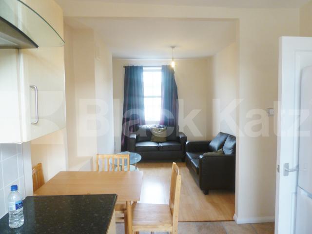 			TOP FLOOR OF A PERIOD CONVERSION, 3 Bedroom, 1 bath, 1 reception Flat			 Annette Road, HOLLOWAY