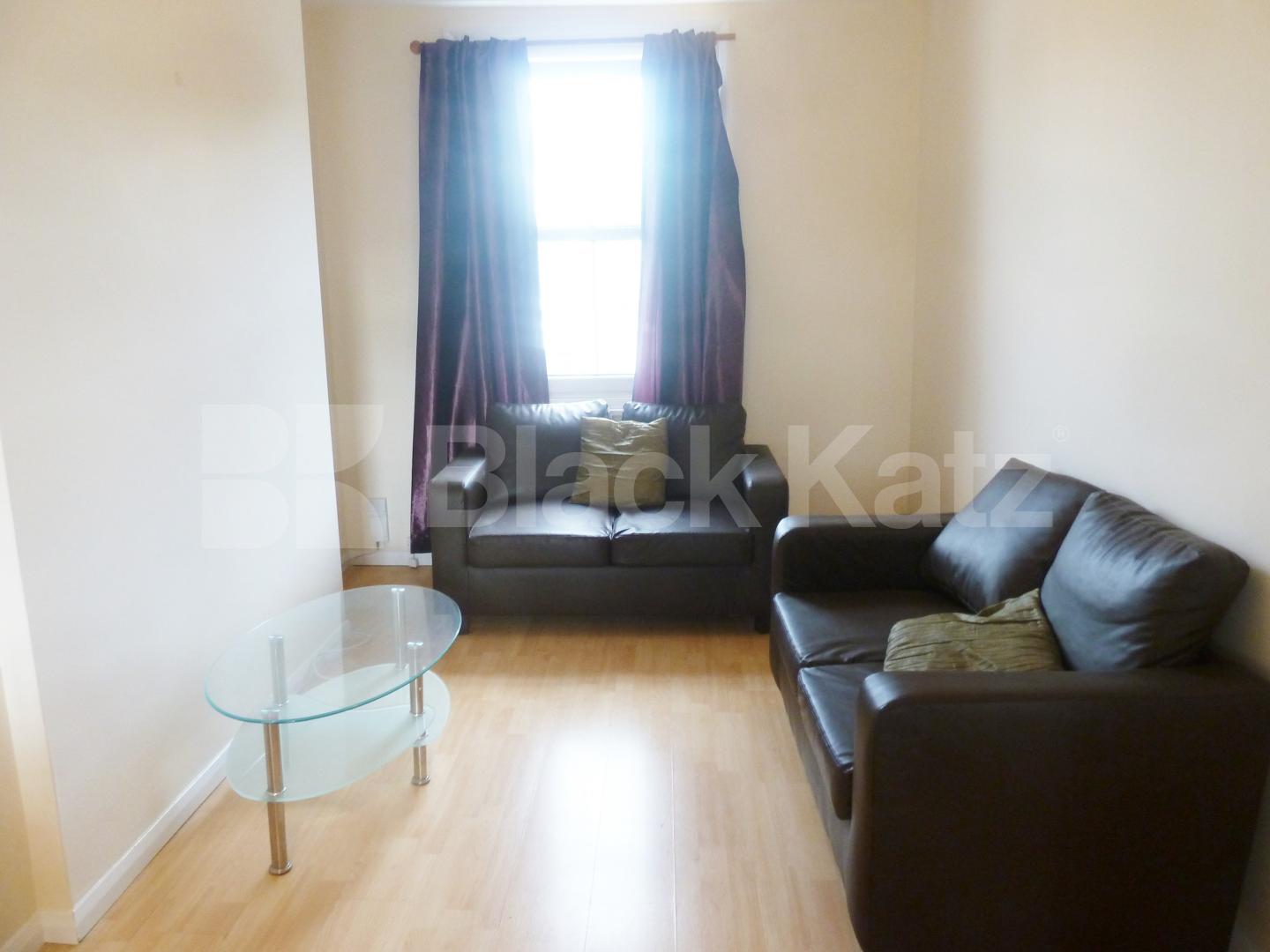 			TOP FLOOR OF A PERIOD CONVERSION, 3 Bedroom, 1 bath, 1 reception Flat			 Annette Road, HOLLOWAY