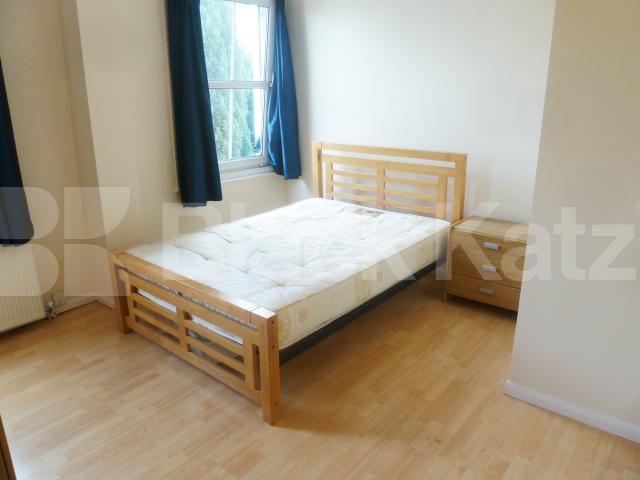 			TOP FLOOR OF A PERIOD CONVERSION, 3 Bedroom, 1 bath, 1 reception Flat			 Annette Road, HOLLOWAY