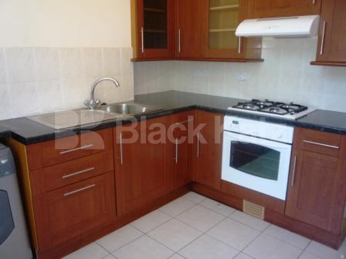 			LET!, 3 Bedroom, 1 bath, 1 reception Flat			 Truro Road, BOUNDS GREEN