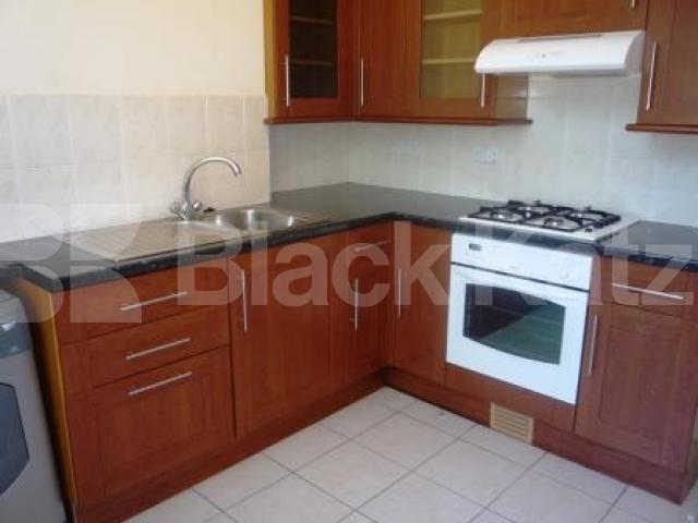 			LET!, 3 Bedroom, 1 bath, 1 reception Flat			 Truro Road, BOUNDS GREEN