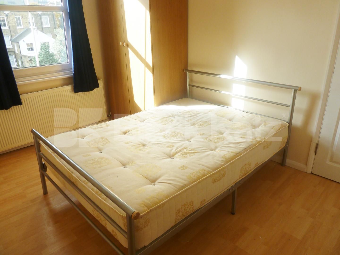 			TOP FLOOR OF A PERIOD CONVERSION, 3 Bedroom, 1 bath, 1 reception Flat			 Annette Road, HOLLOWAY