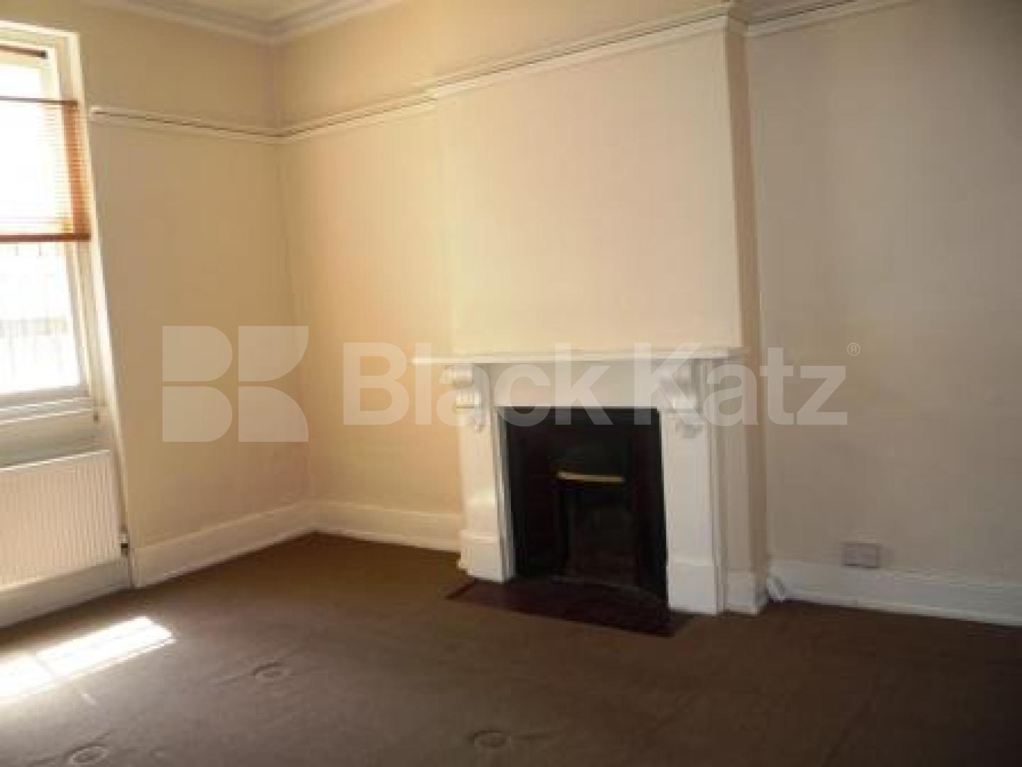 			LET!, 3 Bedroom, 1 bath, 1 reception Flat			 Truro Road, BOUNDS GREEN