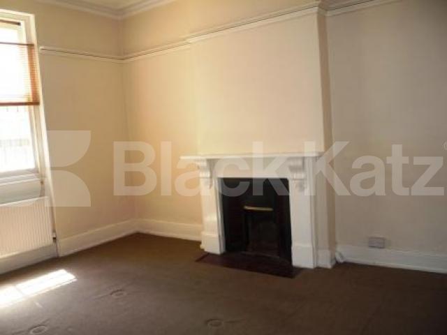 			LET!, 3 Bedroom, 1 bath, 1 reception Flat			 Truro Road, BOUNDS GREEN