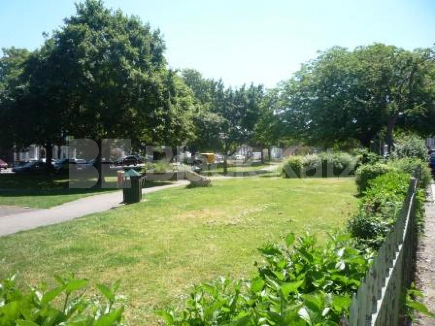 			LET!, 3 Bedroom, 1 bath, 1 reception Flat			 Truro Road, BOUNDS GREEN