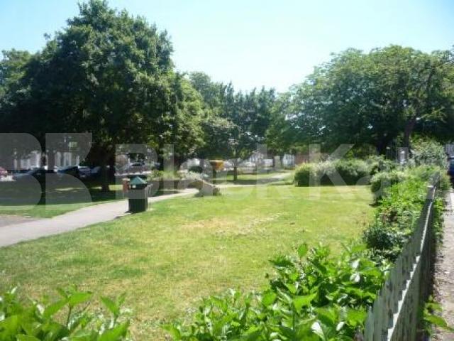 			LET!, 3 Bedroom, 1 bath, 1 reception Flat			 Truro Road, BOUNDS GREEN