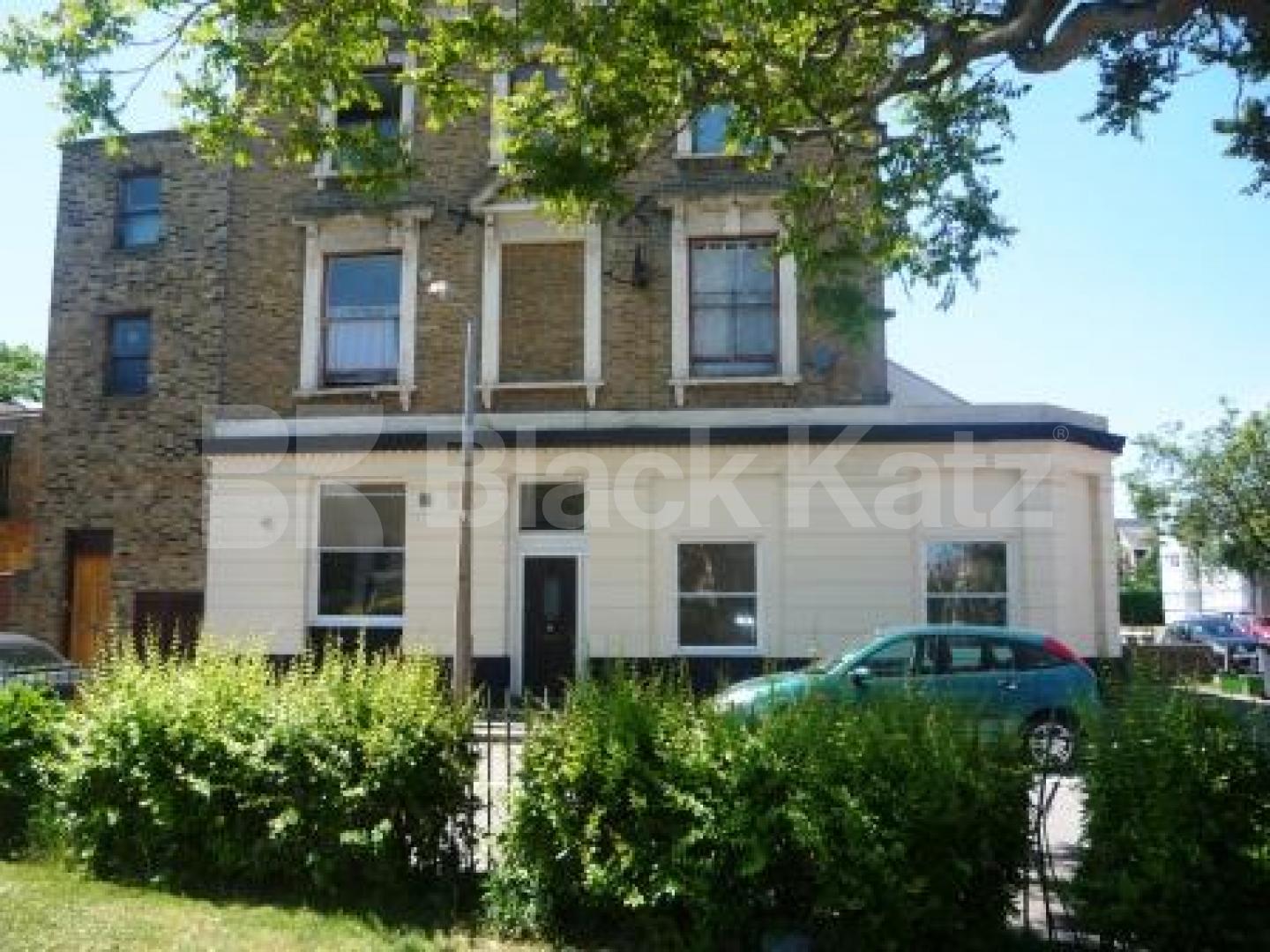 			LET!, 3 Bedroom, 1 bath, 1 reception Flat			 Truro Road, BOUNDS GREEN