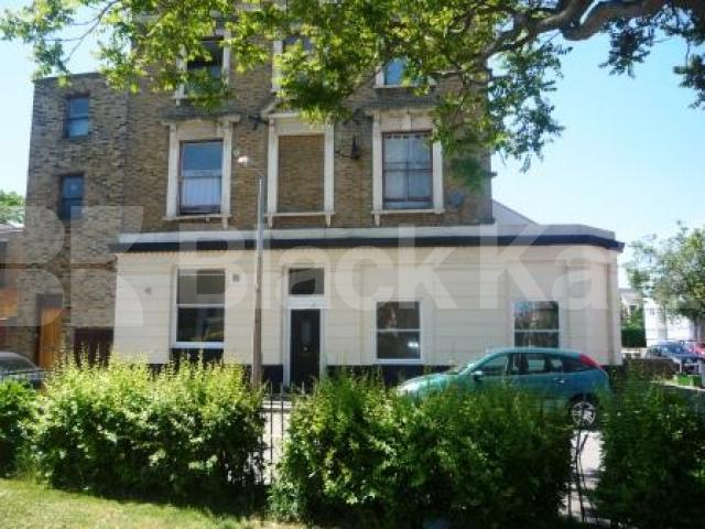 			LET!, 3 Bedroom, 1 bath, 1 reception Flat			 Truro Road, BOUNDS GREEN