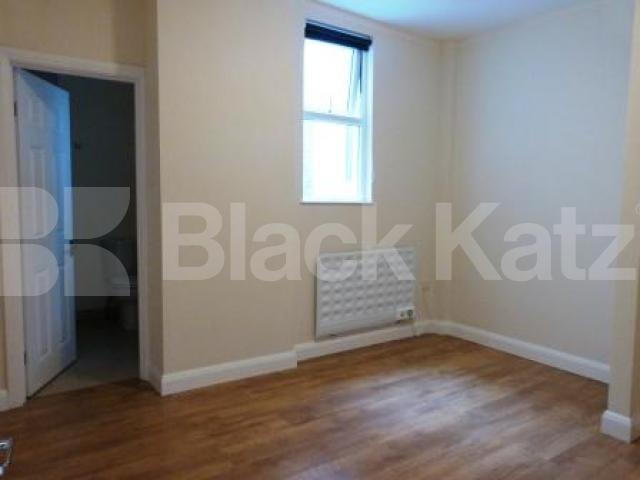 			1 Bedroom, 1 bath, 1 reception Flat			 Alexandra Park Road, Muswell Hill