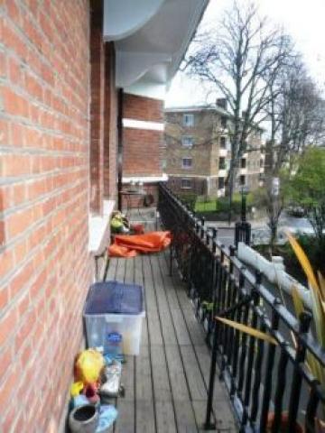 			4 Bedroom, 1 bath, 1 reception Flat			 Kings Gardens, WEST HAMPSTEAD