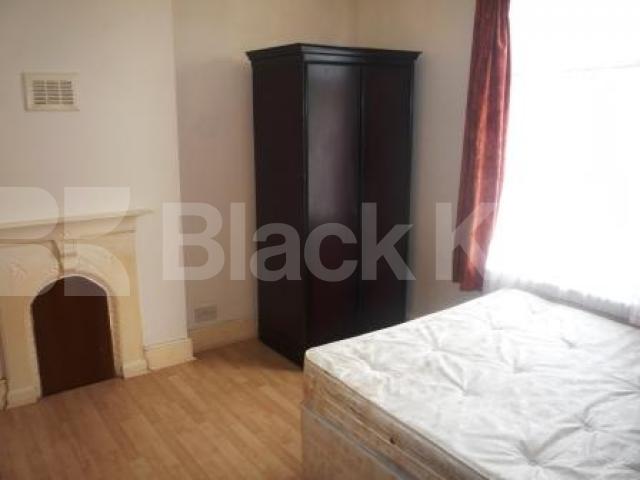 			2 Bedroom, 1 bath, 1 reception Flat			 Highworth Road, BOUNDS GREEN