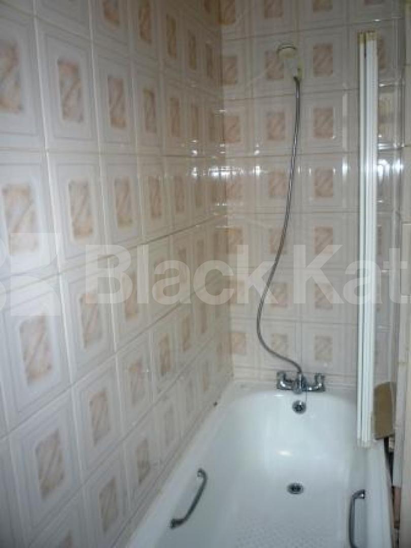 			2 Bedroom, 1 bath, 1 reception Flat			 Highworth Road, BOUNDS GREEN