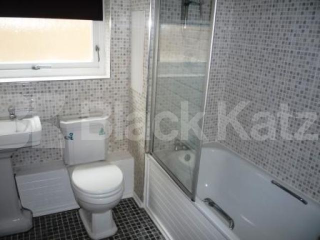 			3 Bedroom, 1 bath, 1 reception Flat			 Tottenham Lane, CROUCH END