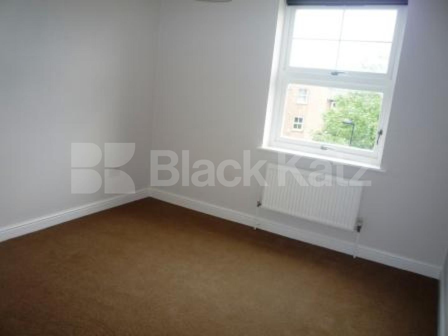 			3 Bedroom, 1 bath, 1 reception Flat			 Tottenham Lane, CROUCH END