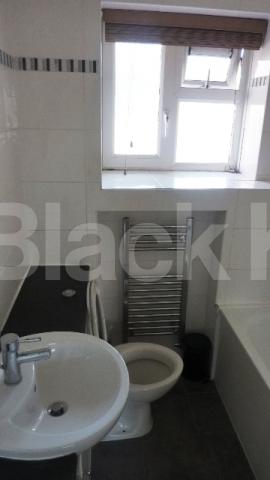 			MODERN 3/4 BED IN CAMDEN!, 4 Bedroom, 1 bath, 1 reception Flat			 Castlehaven Road, CAMDEN