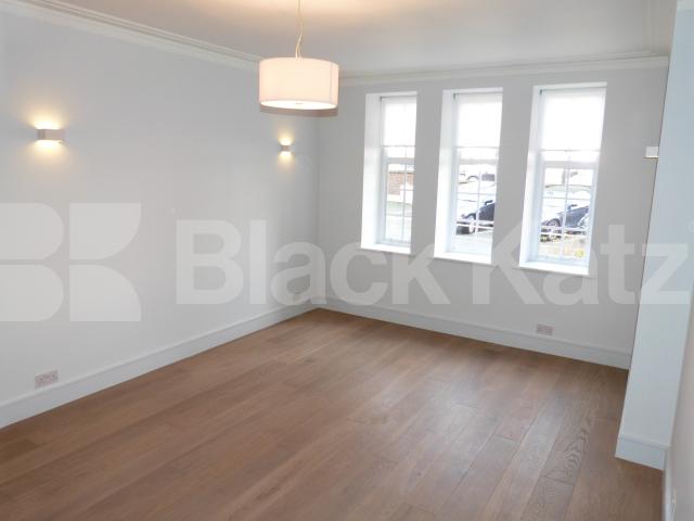 Recently refurbished two double bedroom property set in mansion bulding  Finchley Road, Finchley Road 