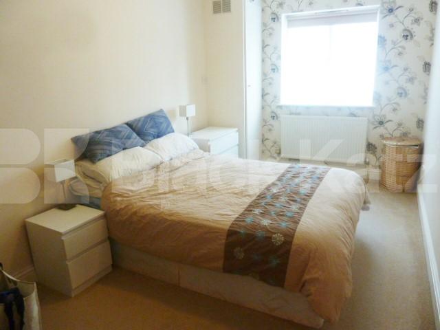 			NEW INSTRUCTION!, 2 Bedroom, 1 bath, 1 reception Flat			 Margery Street, ANGEL-KING'S CROSS-RUSSELL SQUARE