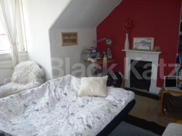 			Studio Apartment, 1 bath, 1 reception Flat			 Hillfield Avenue, CROUCH END