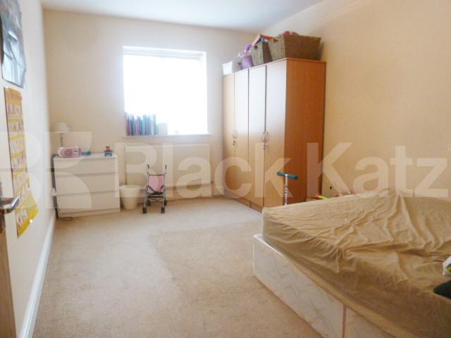 			NEW INSTRUCTION!, 2 Bedroom, 1 bath, 1 reception Flat			 Margery Street, ANGEL-KING'S CROSS-RUSSELL SQUARE