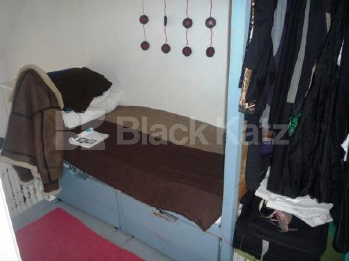 			Studio Apartment, 1 bath, 1 reception Flat			 Hillfield Avenue, CROUCH END