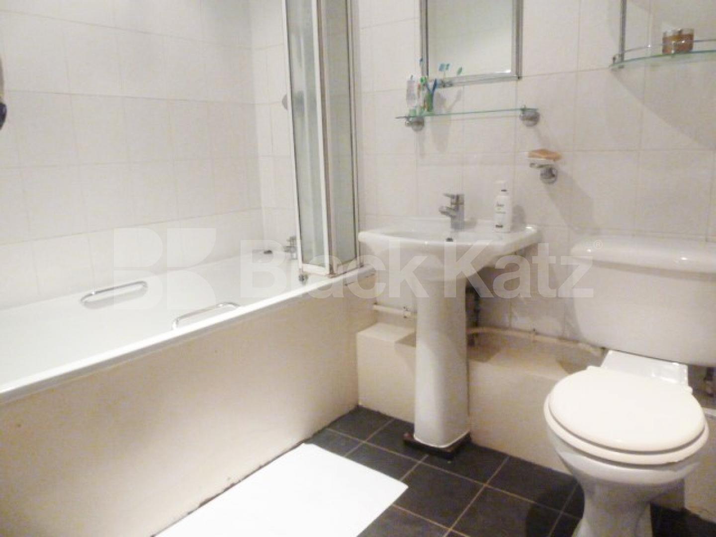 			NEW INSTRUCTION!, 2 Bedroom, 1 bath, 1 reception Flat			 Margery Street, ANGEL-KING'S CROSS-RUSSELL SQUARE