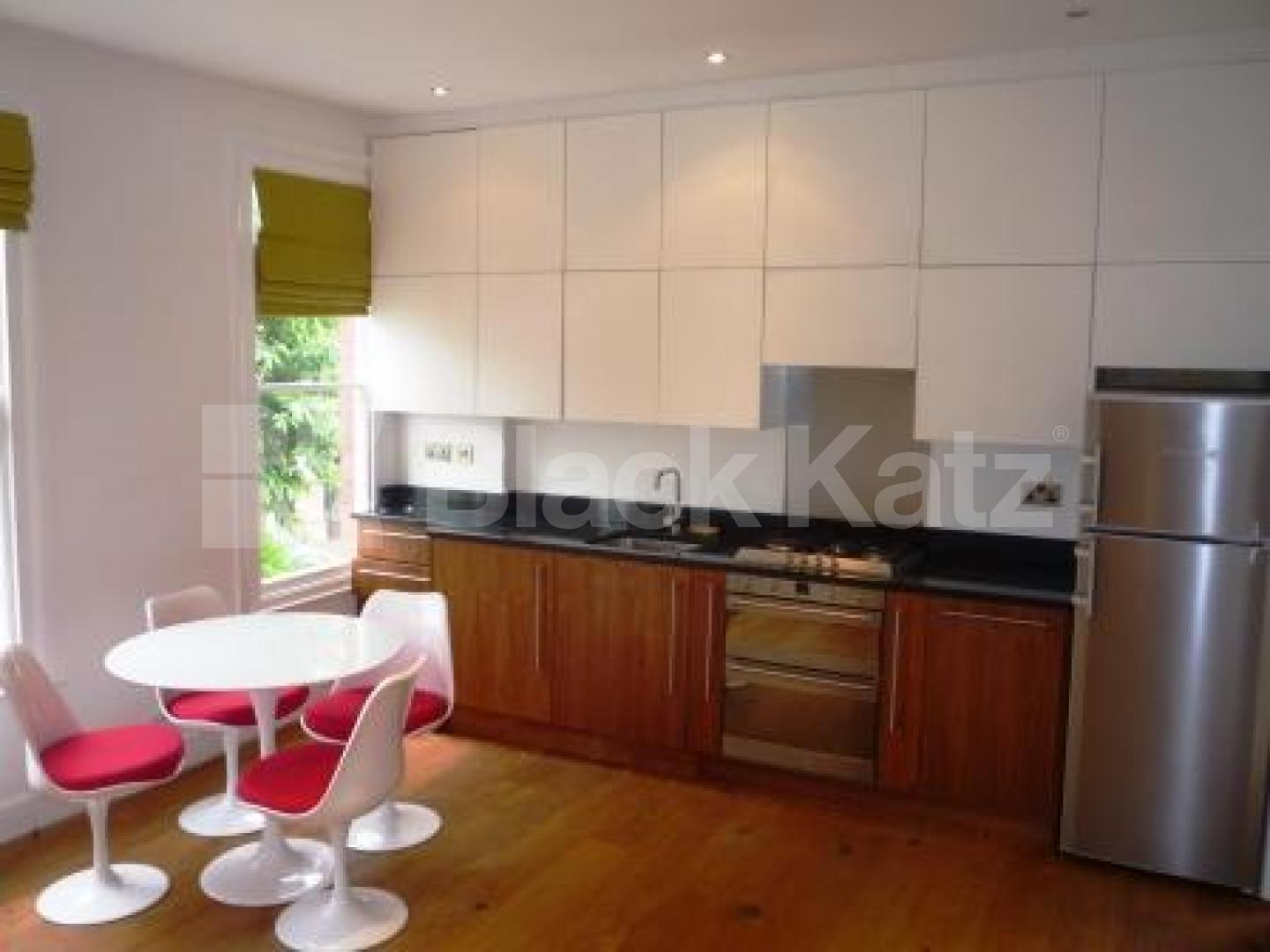 			AMAZING FLAT!, 2 Bedroom, 1 bath, 1 reception Flat			 Palace Road, CROUCH END