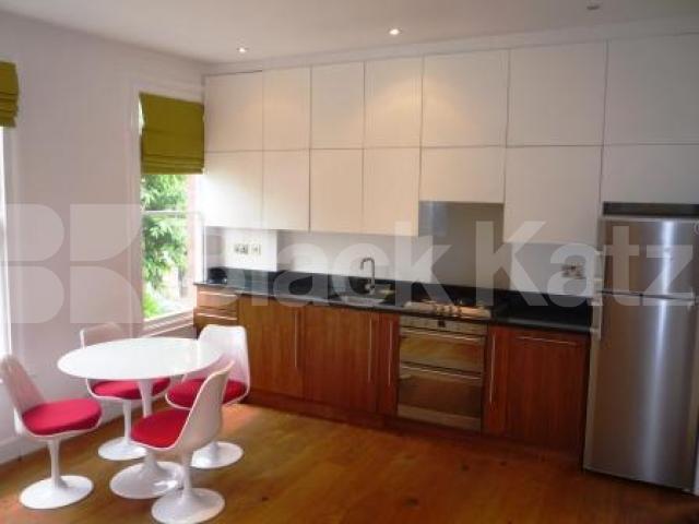 			AMAZING FLAT!, 2 Bedroom, 1 bath, 1 reception Flat			 Palace Road, CROUCH END
