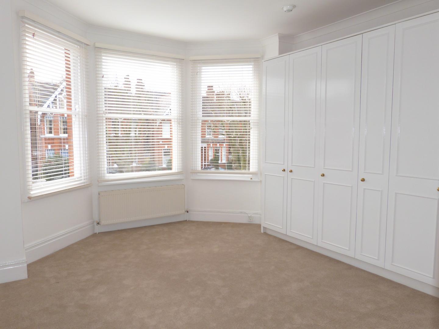 			3 Bedroom, 1 bath, 1 reception Flat			 Walm Lane, KILBURN/BRONDESBURY