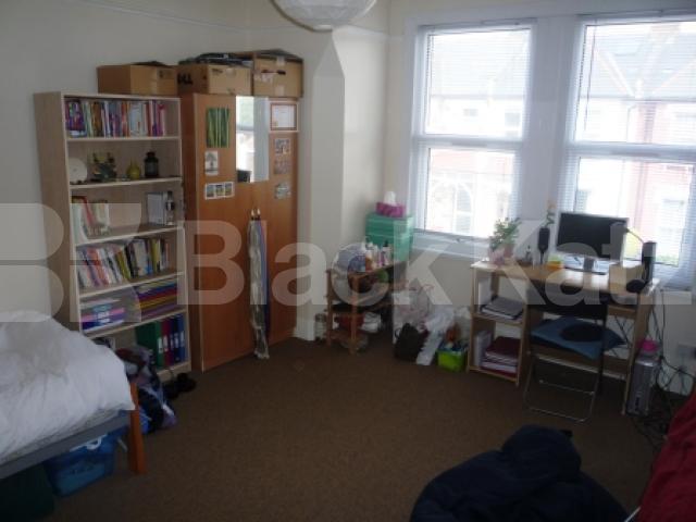 			4 Bedroom, 1 bath, 1 reception House			 Boundary Road, HARRINGAY