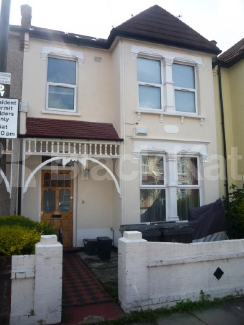 			4 Bedroom, 1 bath, 1 reception House			 Boundary Road, HARRINGAY