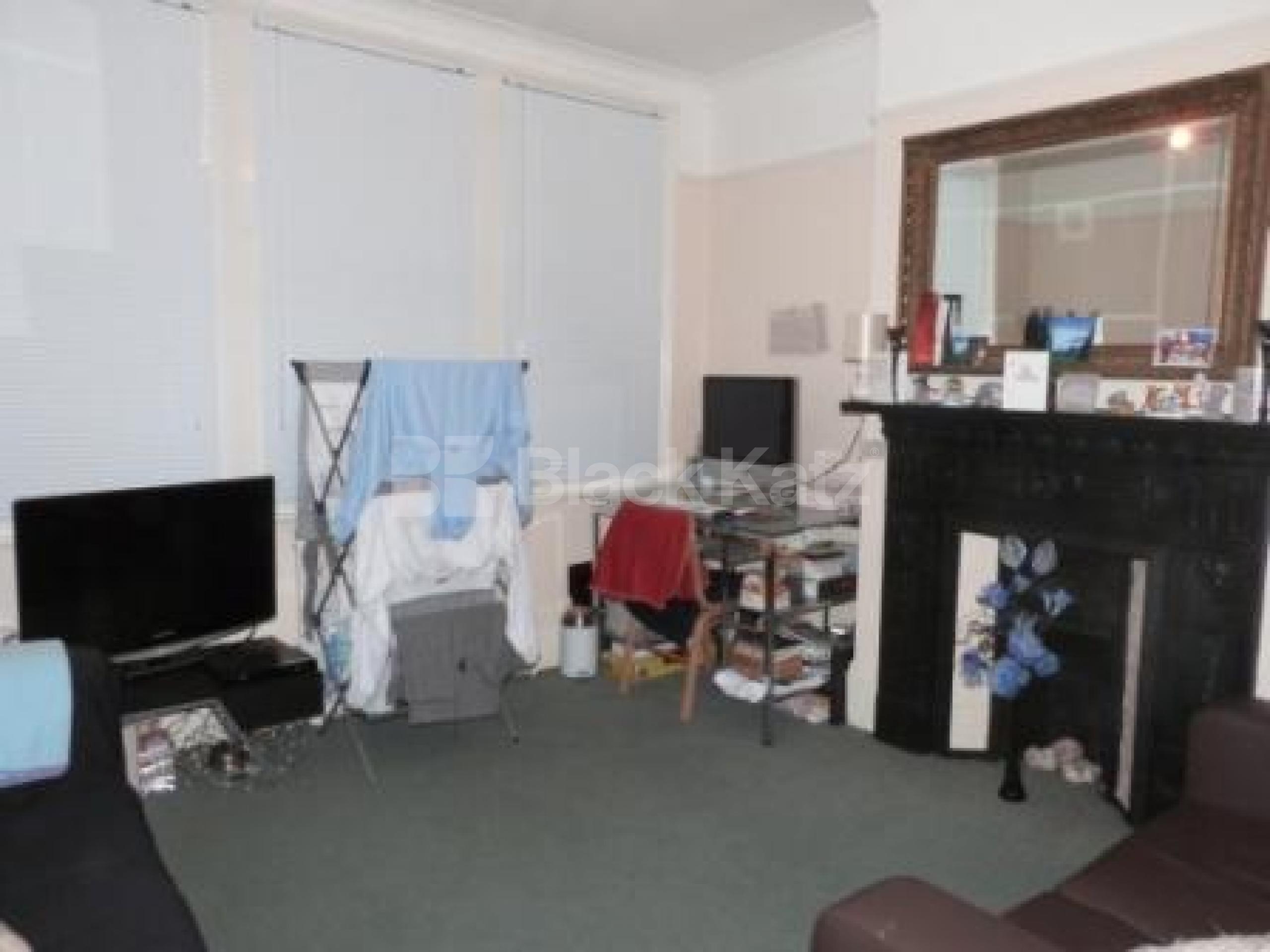 			2 Bedroom, 1 bath, 1 reception Flat			 Nightingale Lane, Crouch End N8