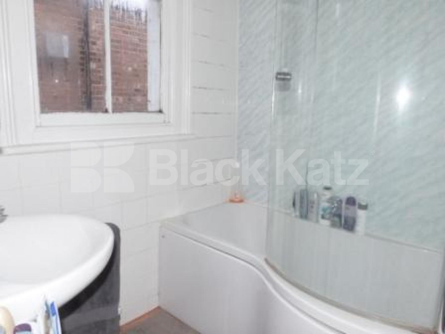 			2 Bedroom, 1 bath, 1 reception Flat			 Nightingale Lane, Crouch End