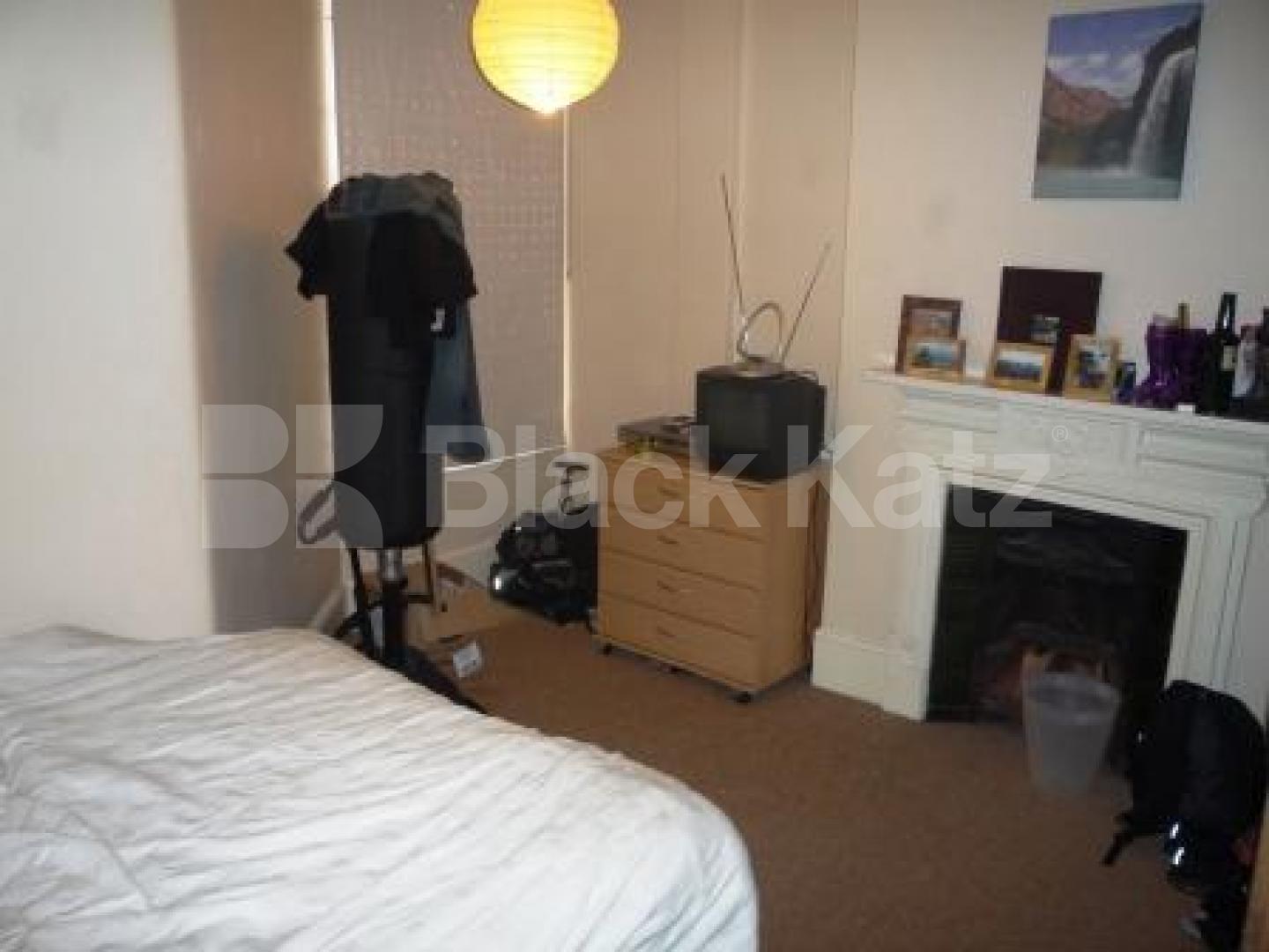 			2 Bedroom, 1 bath, 1 reception Flat			 Fortis Green Road, MUSWELL HILL