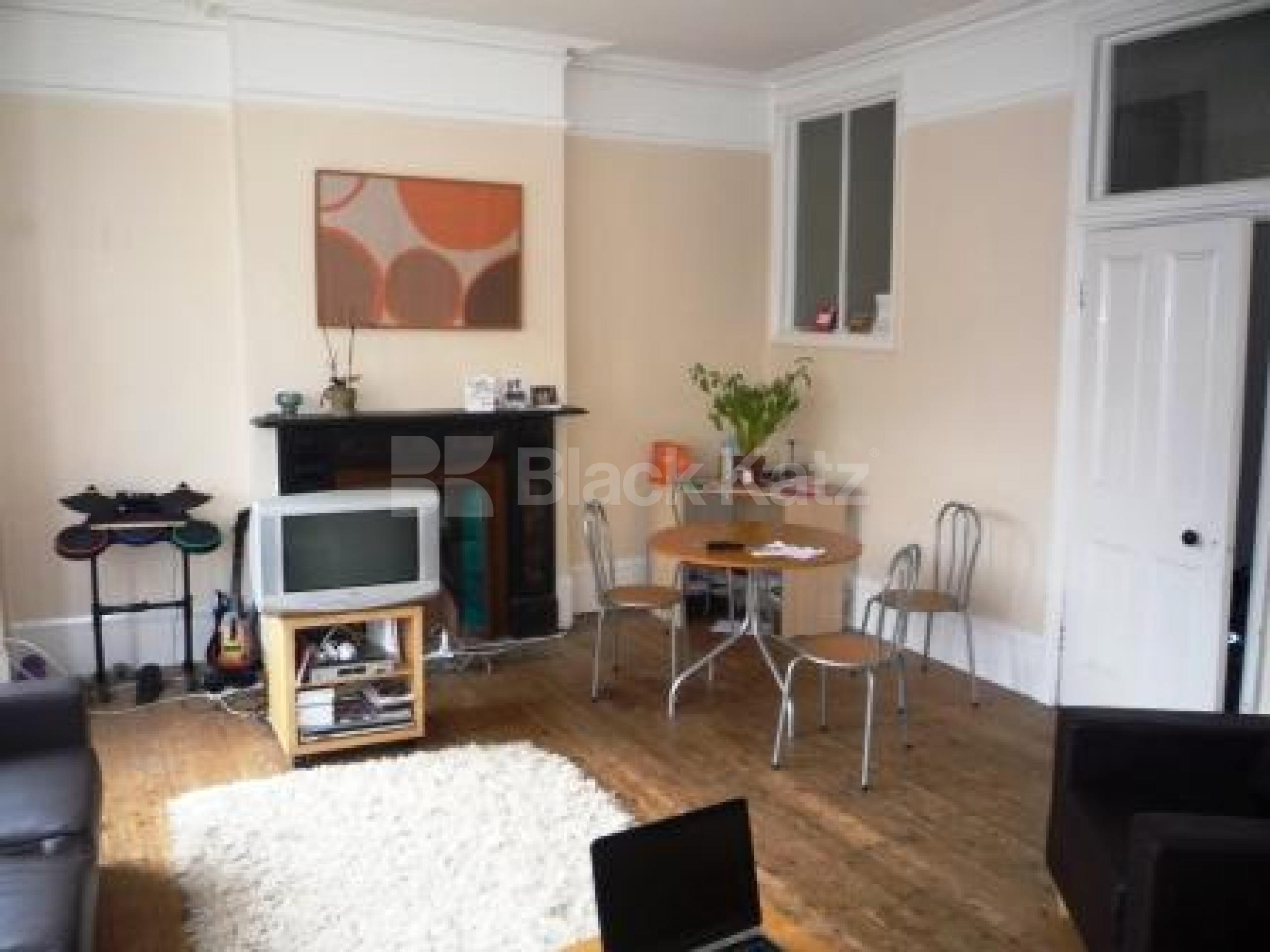 			2 Bedroom, 1 bath, 1 reception Flat			 Fortis Green Road, MUSWELL HILL N10