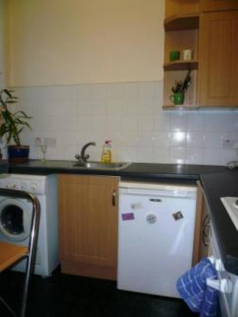 			Studio Apartment, 1 bath, 1 reception Flat			 West End Lane, WEST HAMPSTEAD