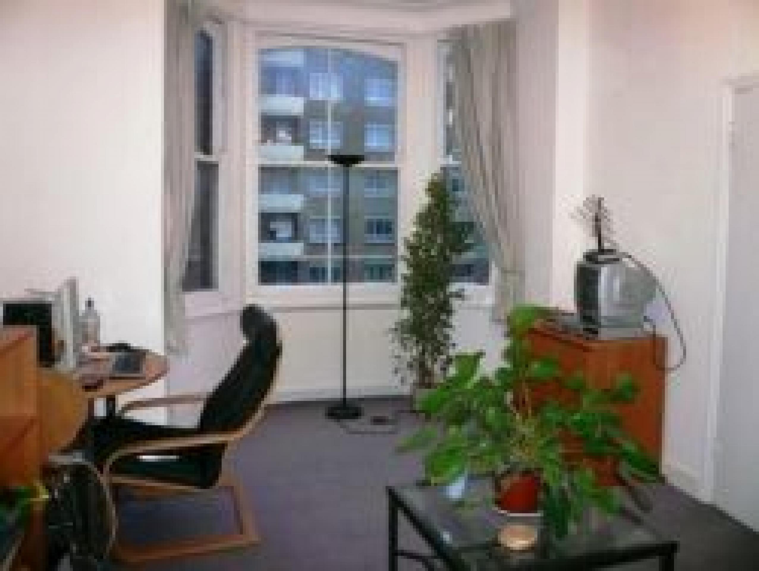 			Studio Apartment, 1 bath, 1 reception Flat			 West End Lane, WEST HAMPSTEAD NW6