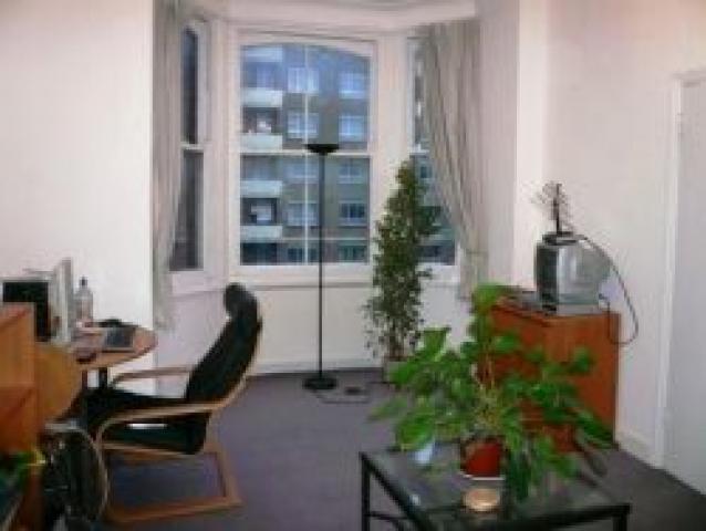 			Studio Apartment, 1 bath, 1 reception Flat			 West End Lane, WEST HAMPSTEAD