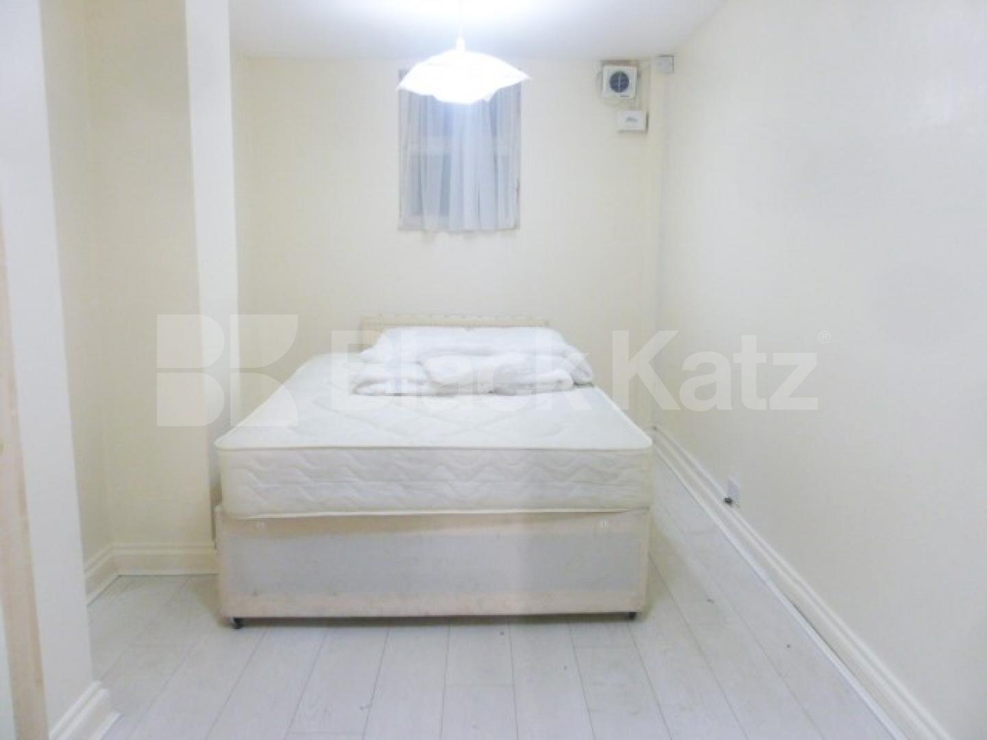 			NEW INSTRUCTION!, 3 Bedroom, 1 bath, 1 reception Flat			 Newington Green Road, NEWINGTON GREEN/CANONBURY