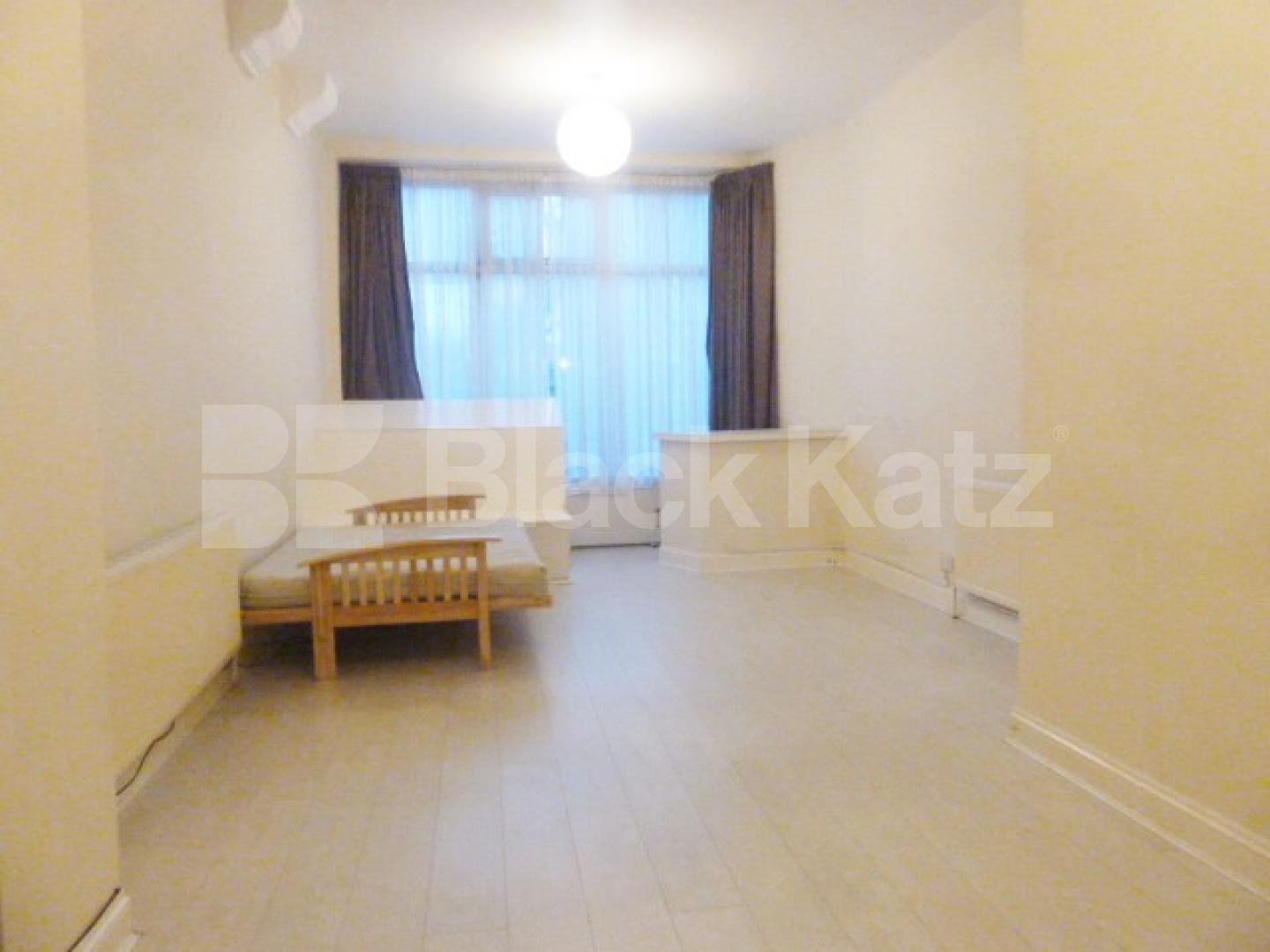 			NEW INSTRUCTION!, 3 Bedroom, 1 bath, 1 reception Flat			 Newington Green Road, NEWINGTON GREEN/CANONBURY