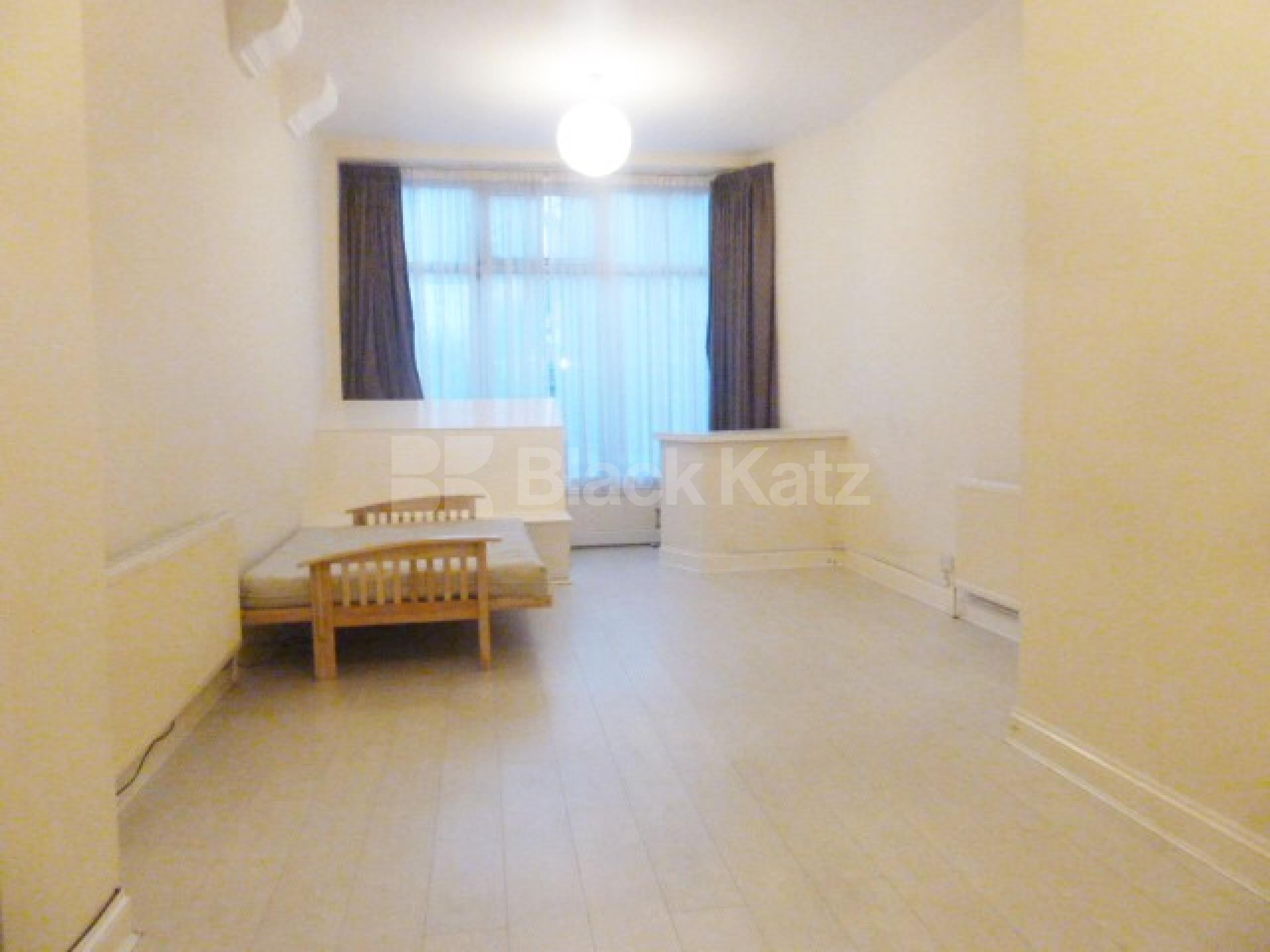 			NEW INSTRUCTION!, 3 Bedroom, 1 bath, 1 reception Flat			 Newington Green Road, NEWINGTON GREEN/CANONBURY N1