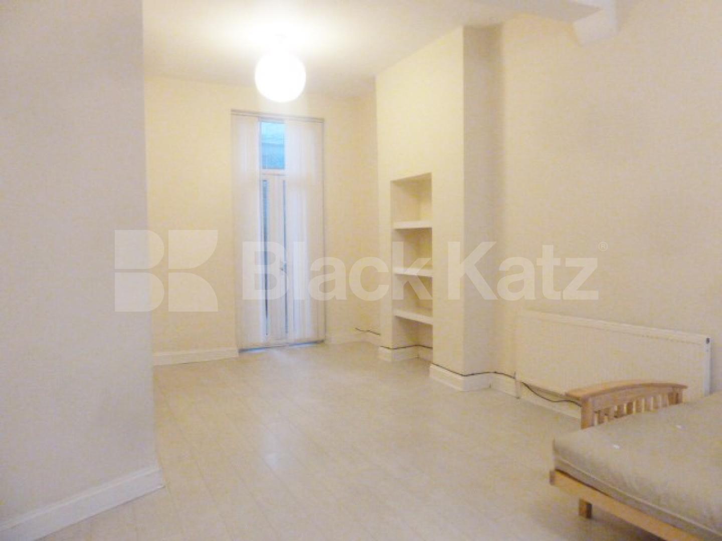 			NEW INSTRUCTION!, 3 Bedroom, 1 bath, 1 reception Flat			 Newington Green Road, NEWINGTON GREEN/CANONBURY