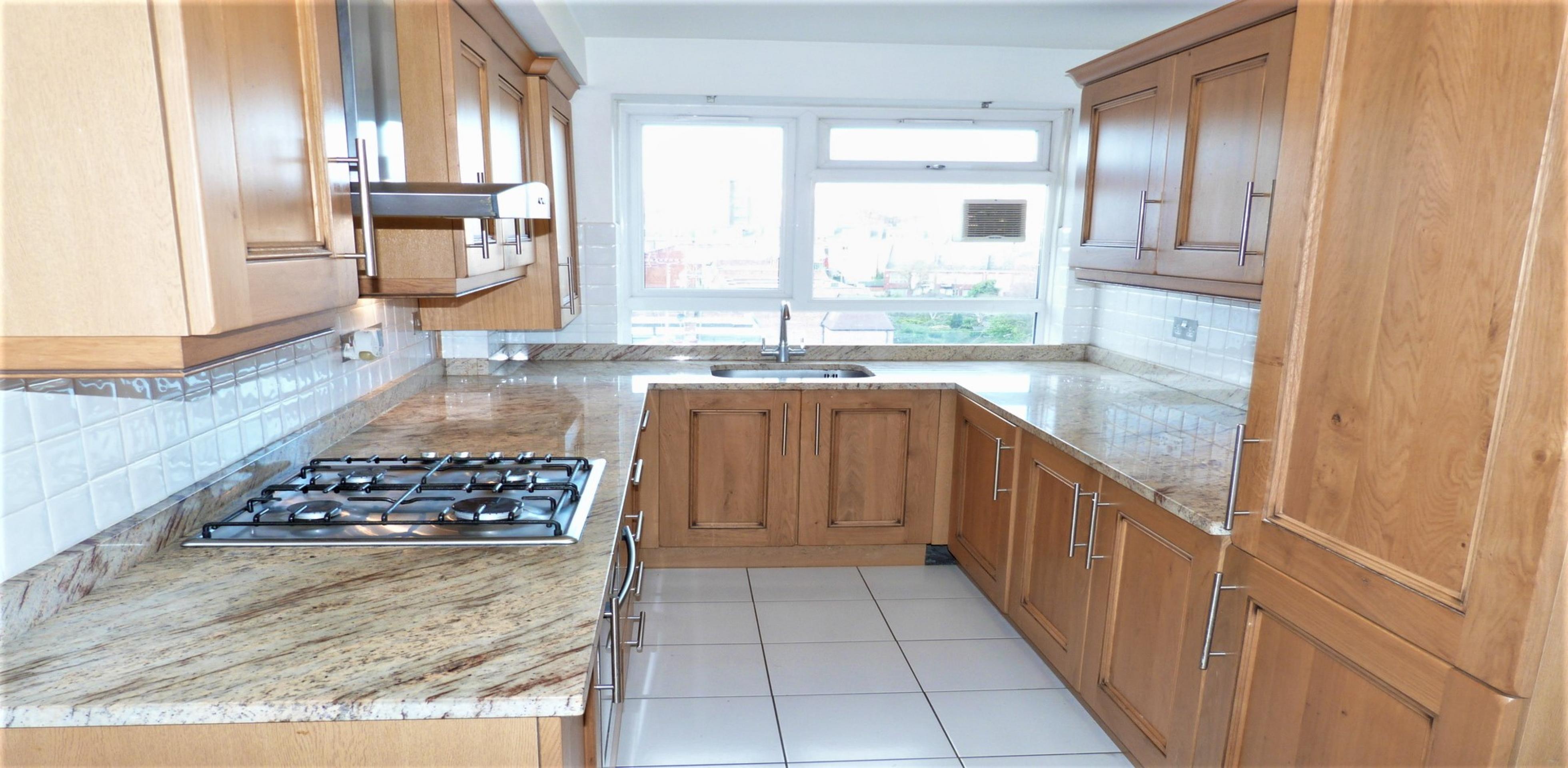 			3 Bedroom, 1 bath, 1 reception Flat			 Fairfax Road, FINCHLEY ROAD NW6